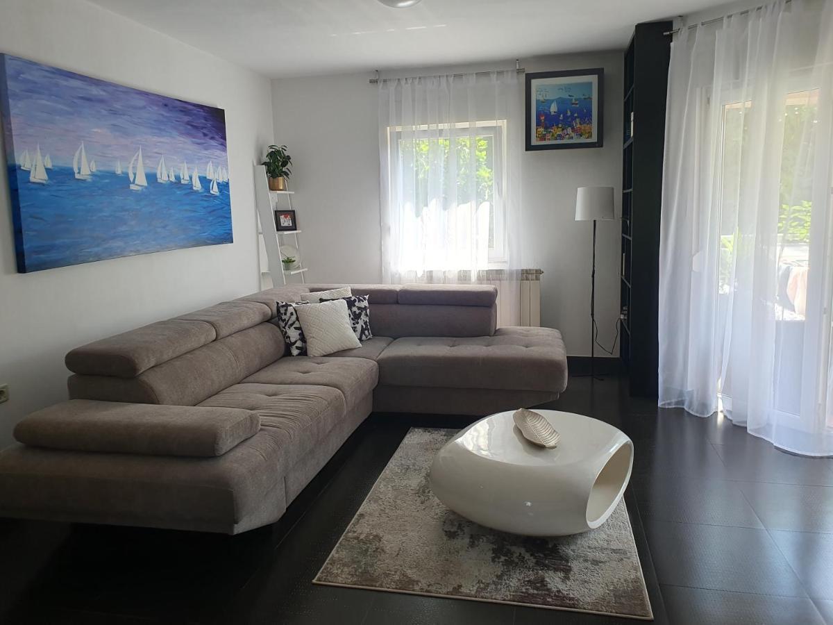 By The Sea Martina Apartment Rijeka Exterior photo